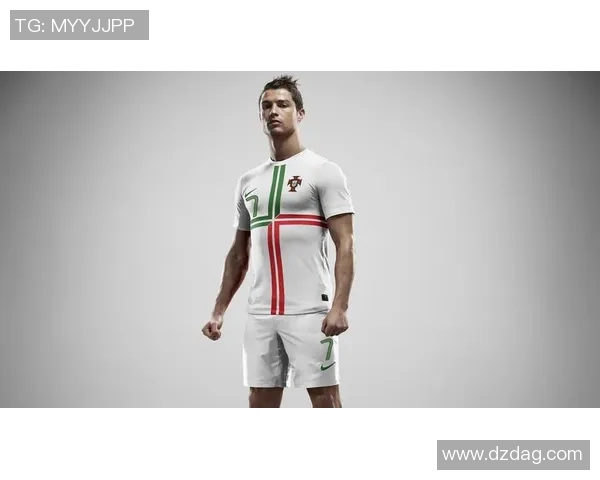 女明星与足球明星的魅力壁纸合集展现时尚与运动的完美结合